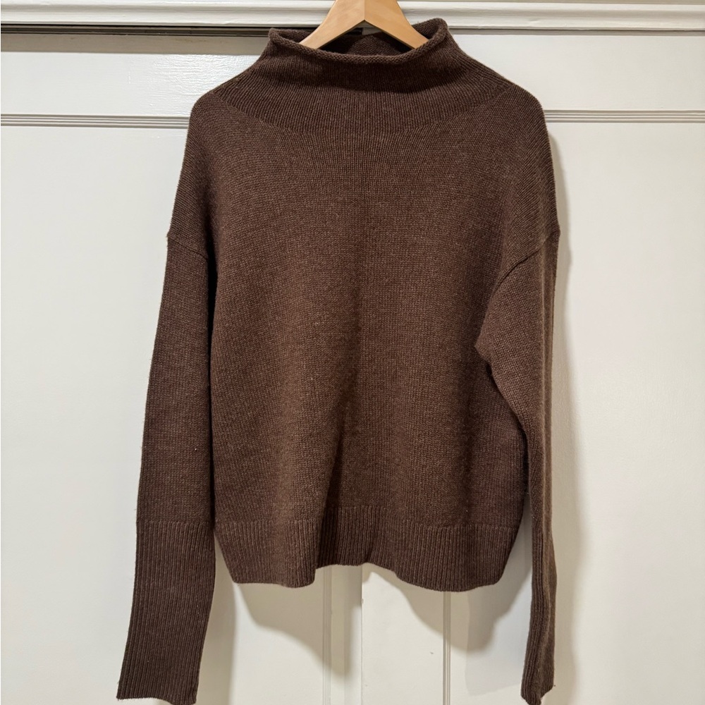 Aritza Wilfred Cashmere Brown Turtleneck Sweater